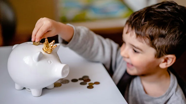 Essential Money Management Skills for Teenagers