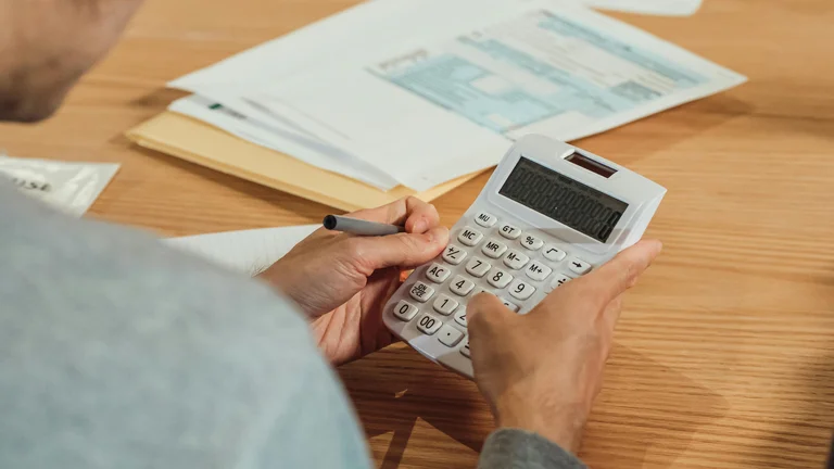 Master Your Finances: Track Your Expenses Effectively